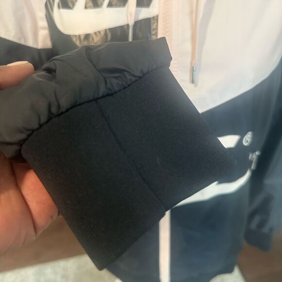 Nike Women's Windrunner Jacket M - Picture 4 of 7